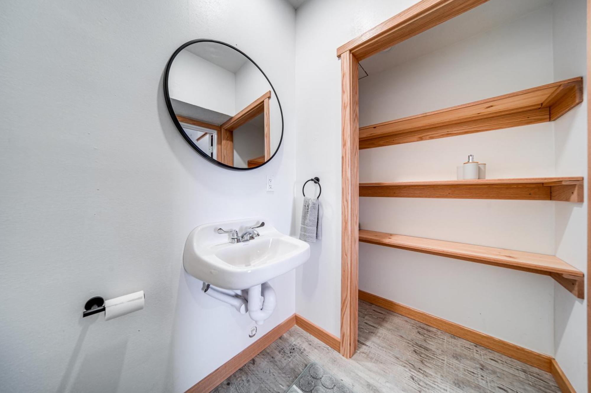 Apartment Sunny With Golf Views Near Erie!